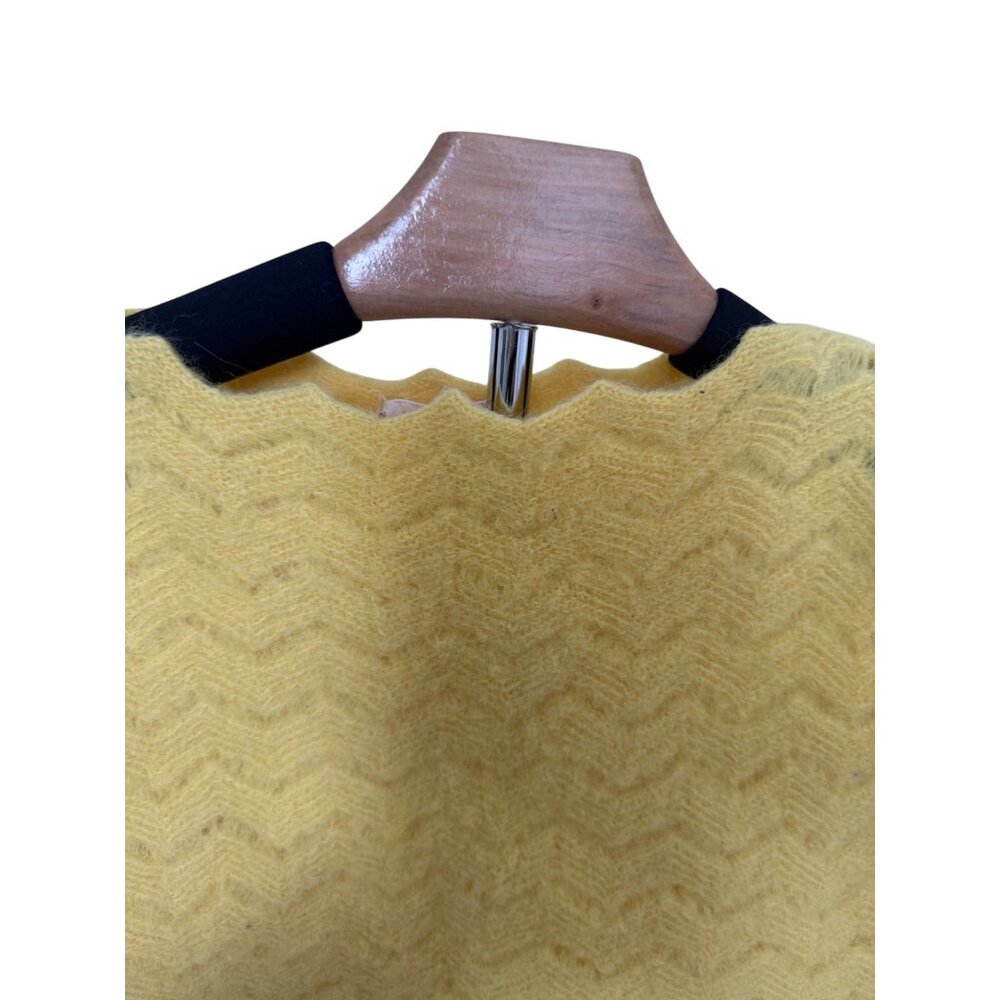 Vtg Asia Knitters Yellow 100% Wool Sweater Vest Top Zigzag Pattern Fringe Hem SM - Picture 2 of 6